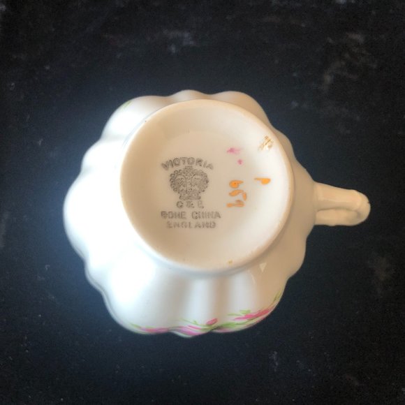 Vintage tea cup and saucer - Picture 4 of 5